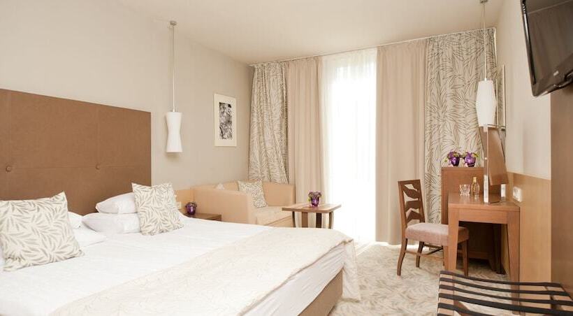 اتاق لوکس با بالکن, Grand Hotel Sava Superior