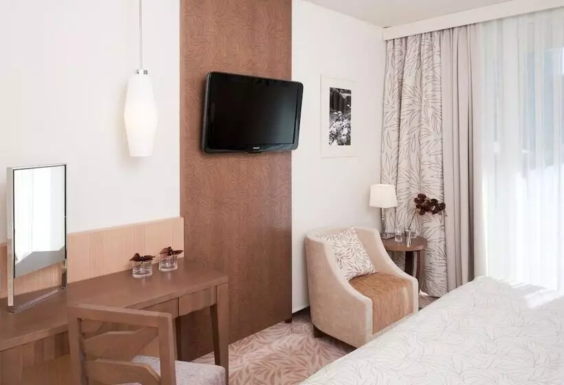 اتاق لوکس با بالکن, Grand Hotel Sava Superior