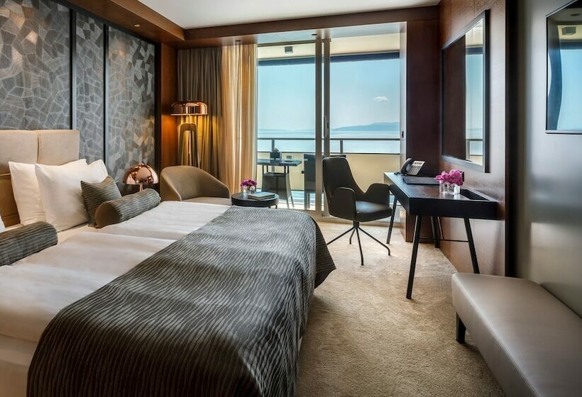 Номер Superior, Ambasador  Liburnia