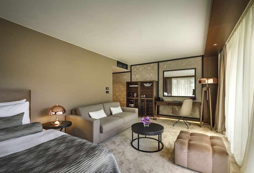 Полулюкс, Ambasador  Liburnia