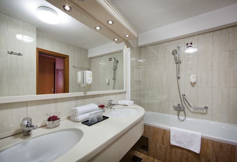 Pokój Rodzinny, Excelsior Liburnia