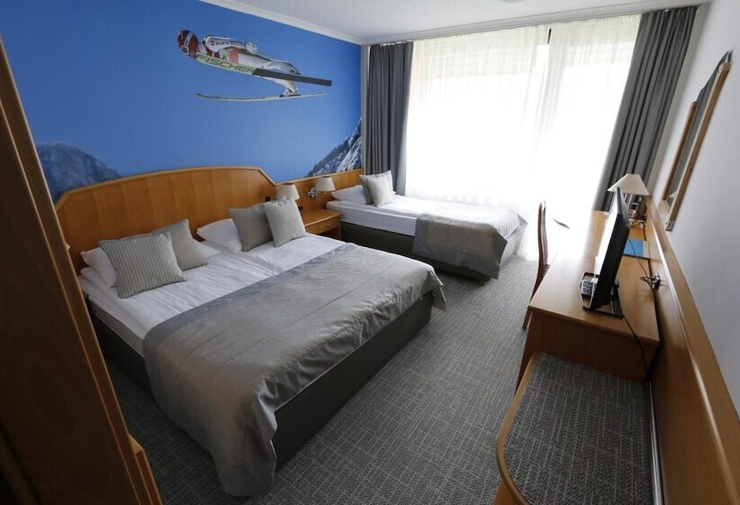 带阳台的三人标准间, Kompas