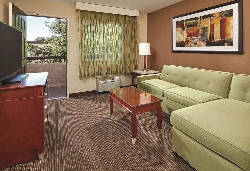 身障者適用スイートルーム, Mission View Inn & Suites San Diego Sea World Zoo