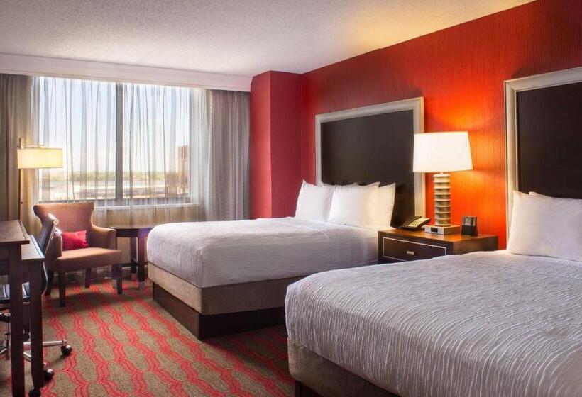 プレミアムルーム, Laguardia Plaza