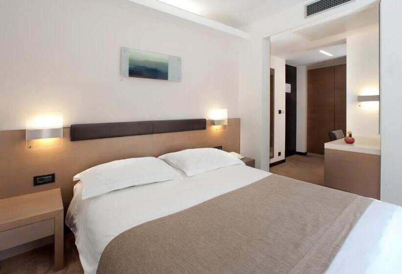 이코노미 룸, Molindrio Plava Laguna