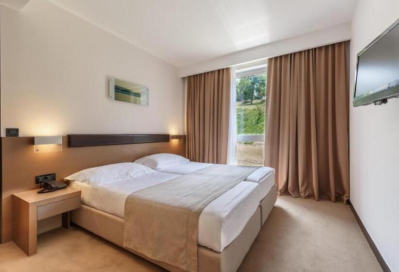 이코노미 룸, Molindrio Plava Laguna