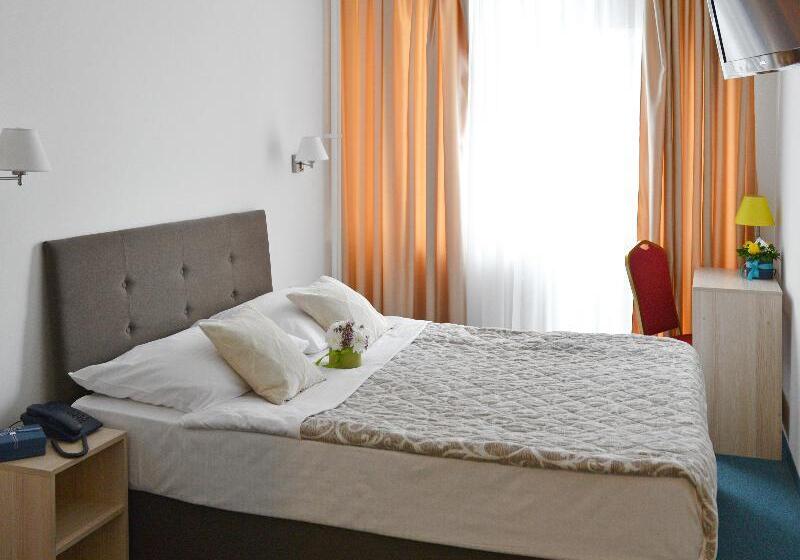 اتاق سوپریور, Slavija