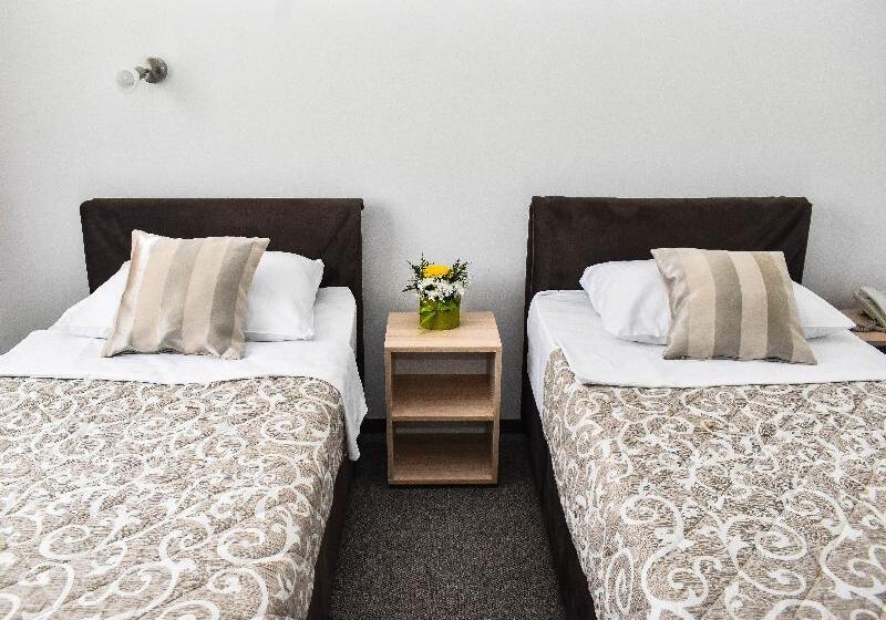 اتاق سوپریور, Slavija