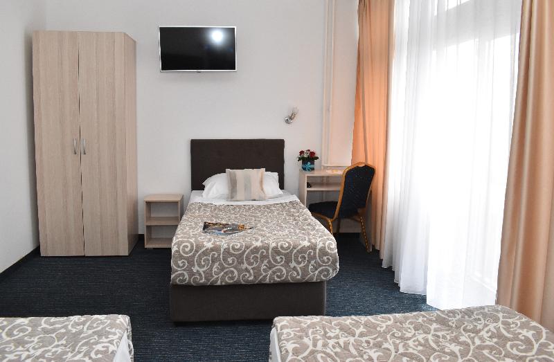 اتاق استاندارد سه نفره, Slavija