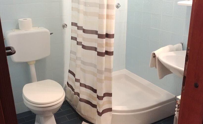 اتاق استاندارد با چشمانداز کوهستان, Trojane