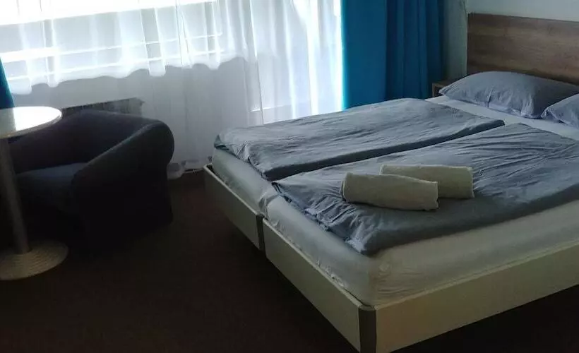 Triple Classic Room, Trojane