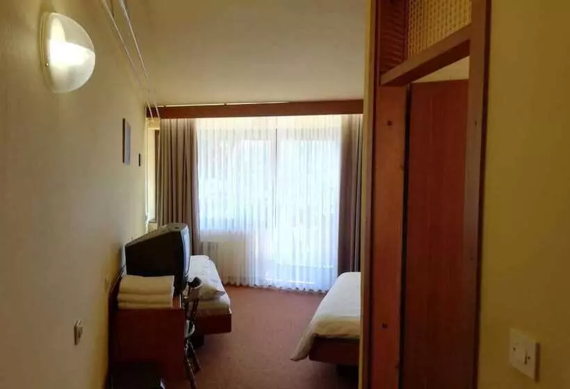 Triple Classic Room, Trojane