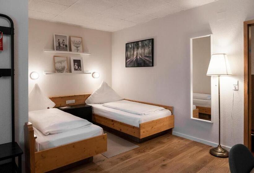 Quarto Estandar, Beim Schupi Karlsruhe