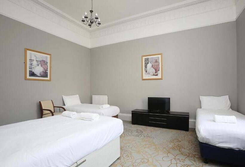 침실 4개 주택, Cairn Hotel & Apartments