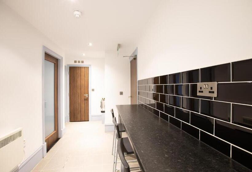 스탠다드 룸, Cairn Hotel & Apartments