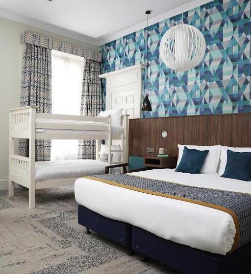 스탠다드 스튜디오, Cairn Hotel & Apartments