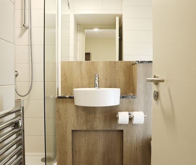 스탠다드 룸, Cairn Hotel & Apartments