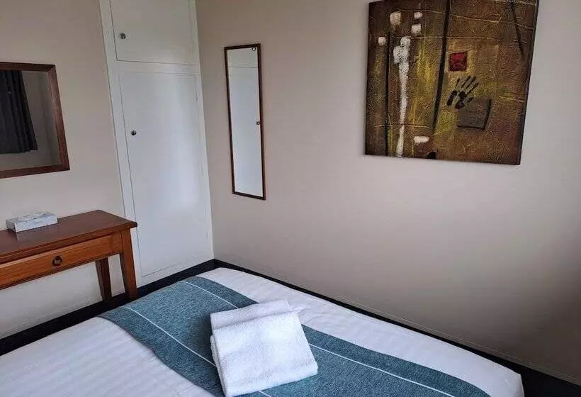 １ベッドルームアパートメント, Commodore Motor Lodge