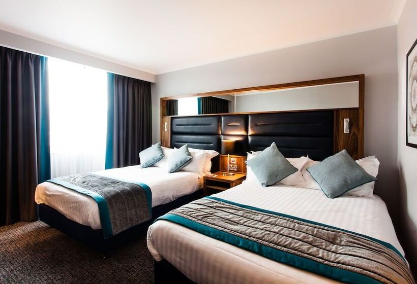 带2个双人床的标准工作室, Crowne Plaza Leeds, An Ihg