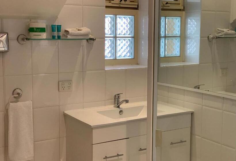 סוויטה, Ensenada Motor Inn And Suites