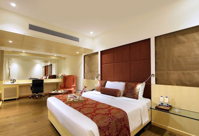 חדר אקזקיוטיב, Express Towers