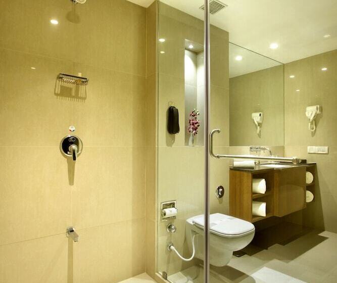 סוויטה, Express Towers