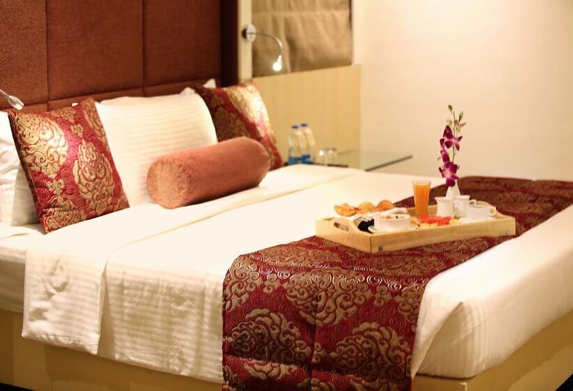 סוויטה, Express Towers