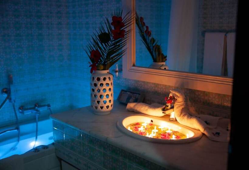 غرفة سوبيريور مطلّة علي البحر, Ezzahra Dar Tunis