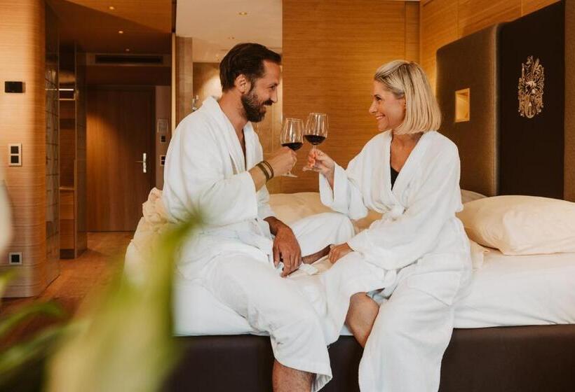 חדר דלוקס, Friesacher