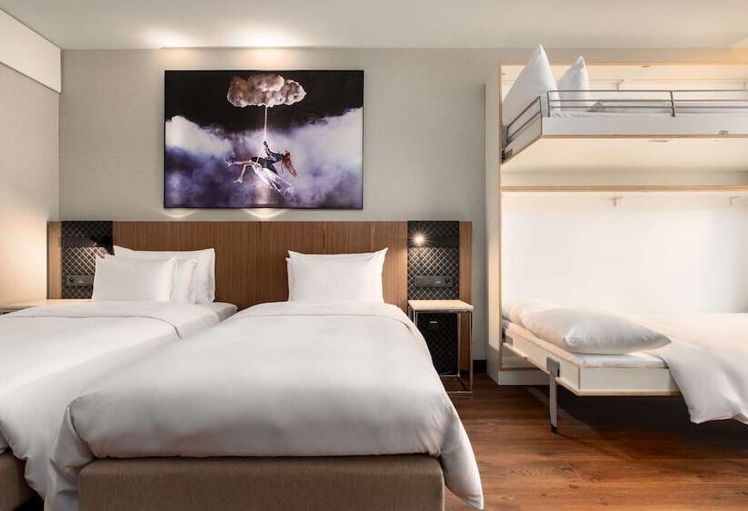 اتاق خانوادگی, Radisson Collection Grand Place Brussels