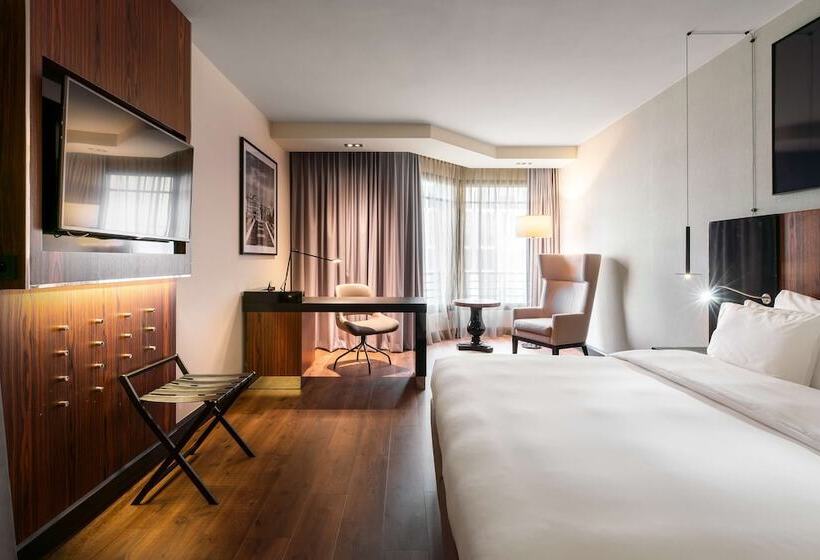 اتاق پرمیوم, Radisson Collection Grand Place Brussels