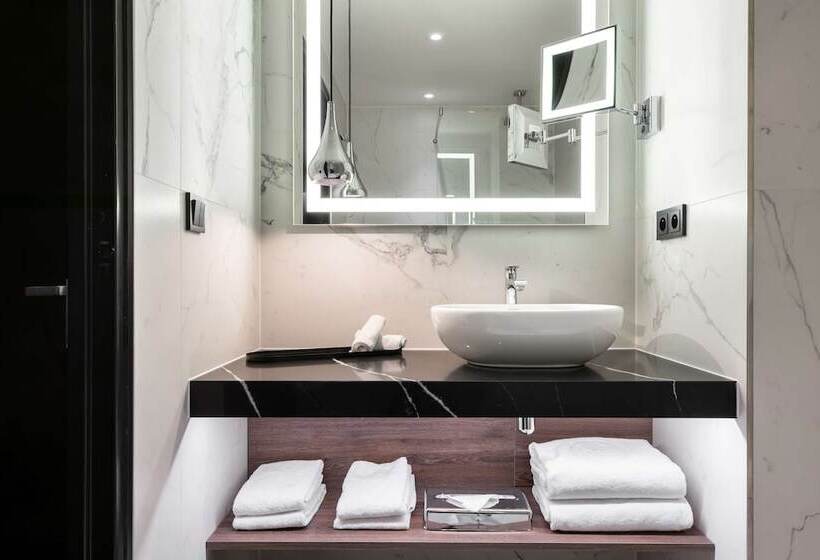 اتاق سوپریور, Radisson Collection Grand Place Brussels