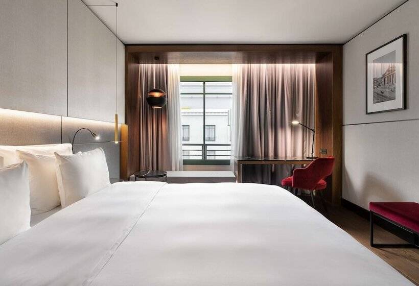 اتاق سوپریور, Radisson Collection Grand Place Brussels