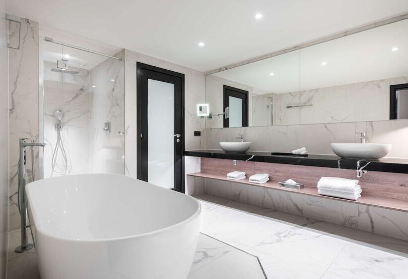 سوئیت پریمیوم, Radisson Collection Grand Place Brussels