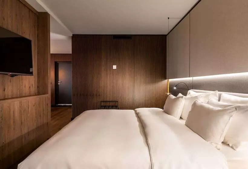 سوئیت پریمیوم, Radisson Collection Grand Place Brussels