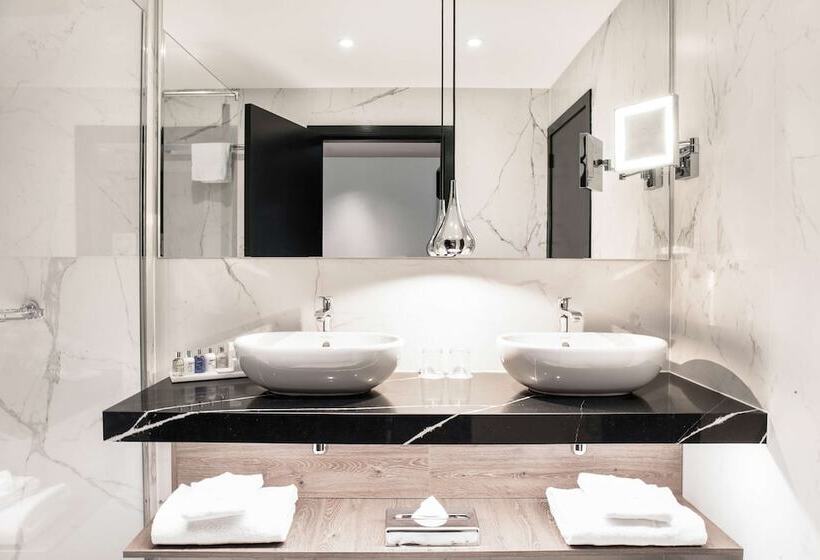 سوییت جونیور, Radisson Collection Grand Place Brussels