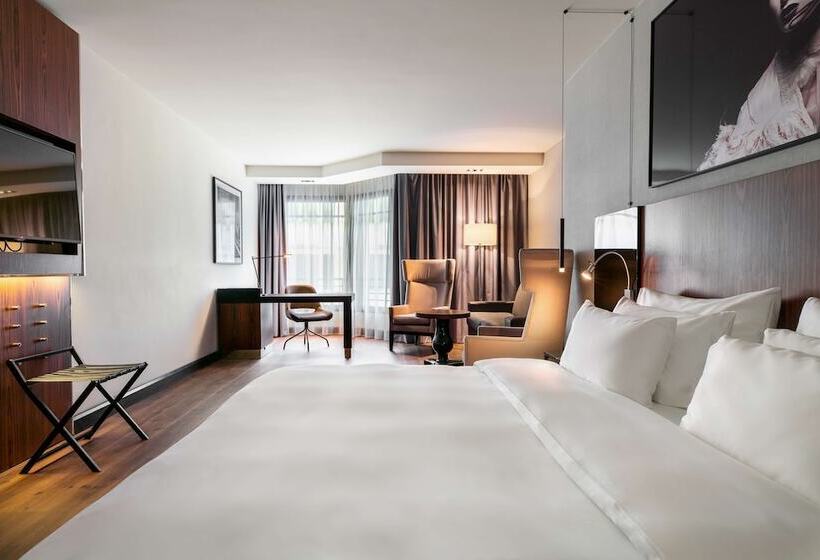 سوییت جونیور, Radisson Collection Grand Place Brussels