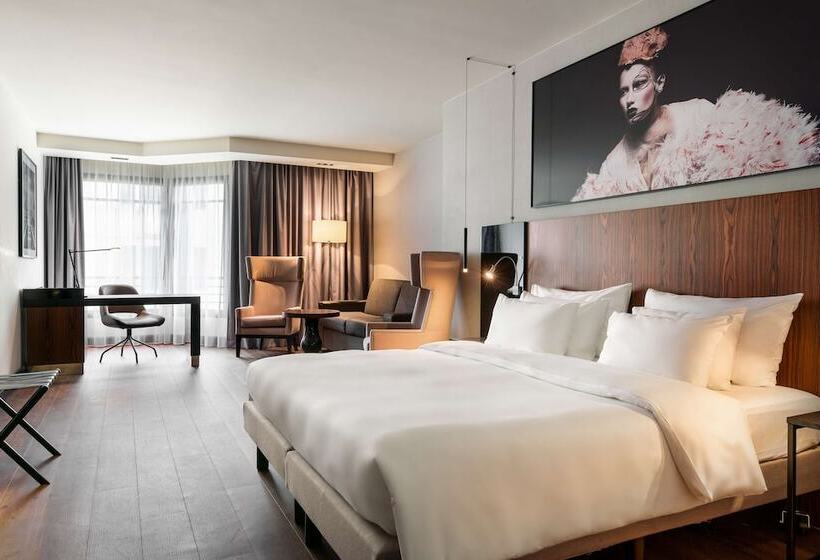 سوییت جونیور, Radisson Collection Grand Place Brussels