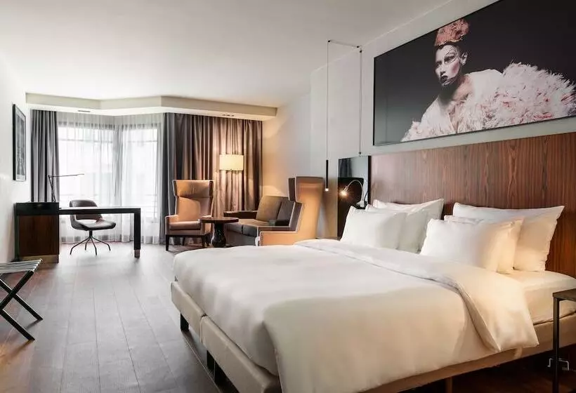 سوییت جونیور, Radisson Collection Grand Place Brussels