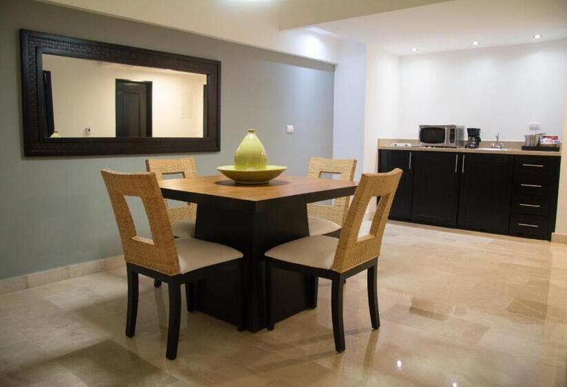 סוויטה, Radisson Hotel Santo Domingo