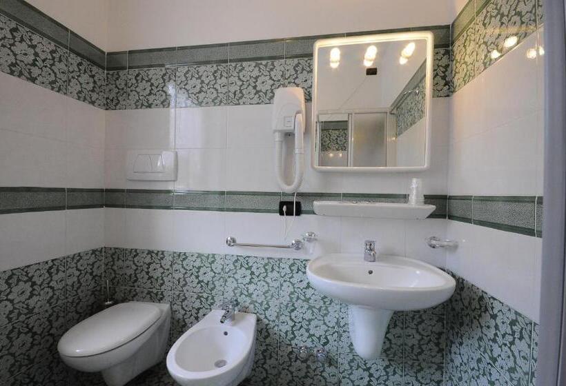 غرفة قياسية فردية مزودة بشُرفة, Santorsola Relax