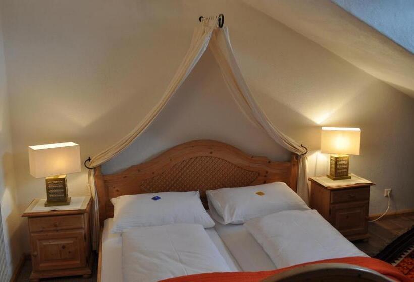 חדר סטנדרט, Schlosswirt