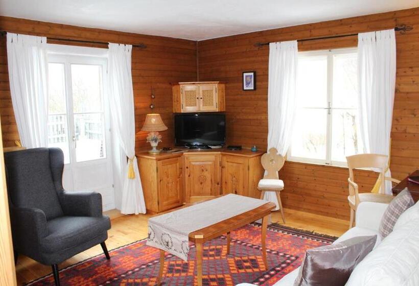 جناح جونيور, Schlosswirt