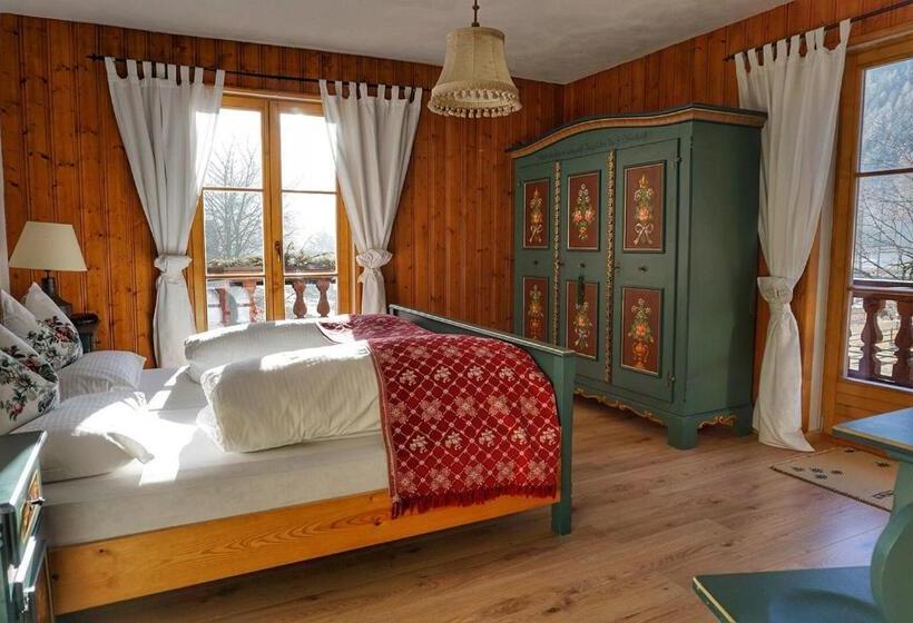 غرفة عائلية, Schlosswirt