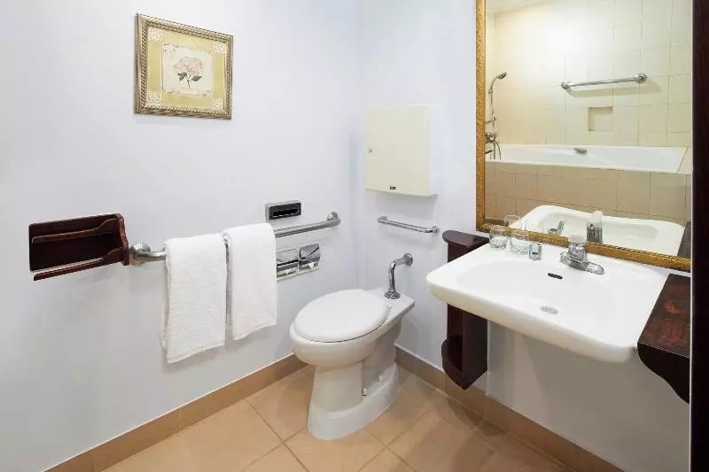 ガーデンビューデラックスルーム, Sheraton Senggigi Beach Resort
