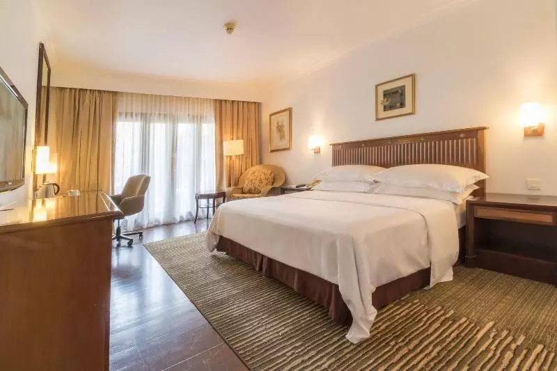 ガーデンビューデラックスルーム, Sheraton Senggigi Beach Resort