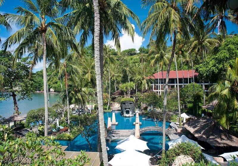 プールの見えるデラックスルーム, Sheraton Senggigi Beach Resort