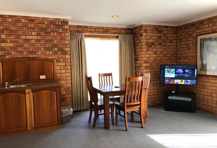 패밀리 룸, Victoriana Motor Inn