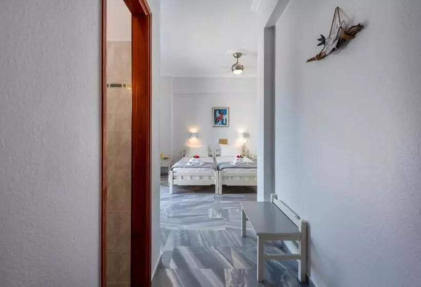 اتاق استاندارد سه نفره, Irene Hotel   Beachfront
