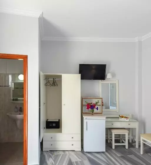 اتاق اکونومی, Irene Hotel   Beachfront